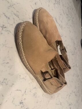 Zara Women's Suede Espadrille Sandals in Beige